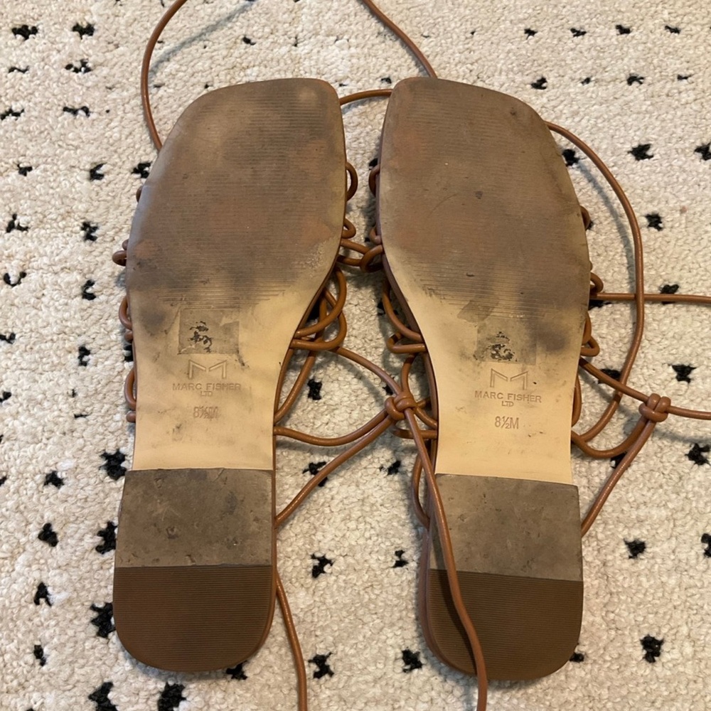 Marc Fisher tan knot lace up sandals, 8.5 - Picture 5 of 11